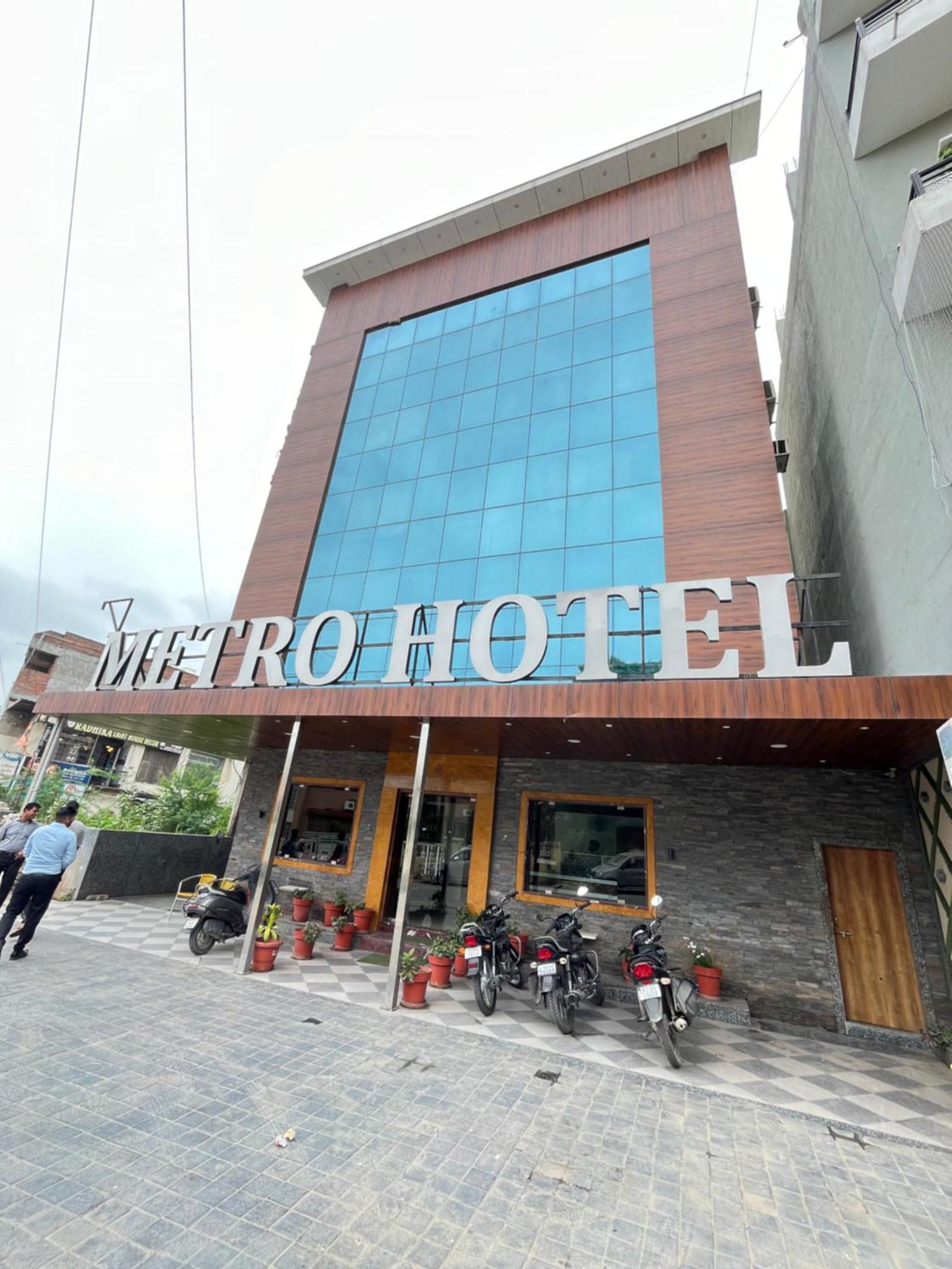 Metro Hotel Nathdwara , 500Mtr 10Min Walking From Shreenathji Temple 966O9O1Oo6 Exterior foto