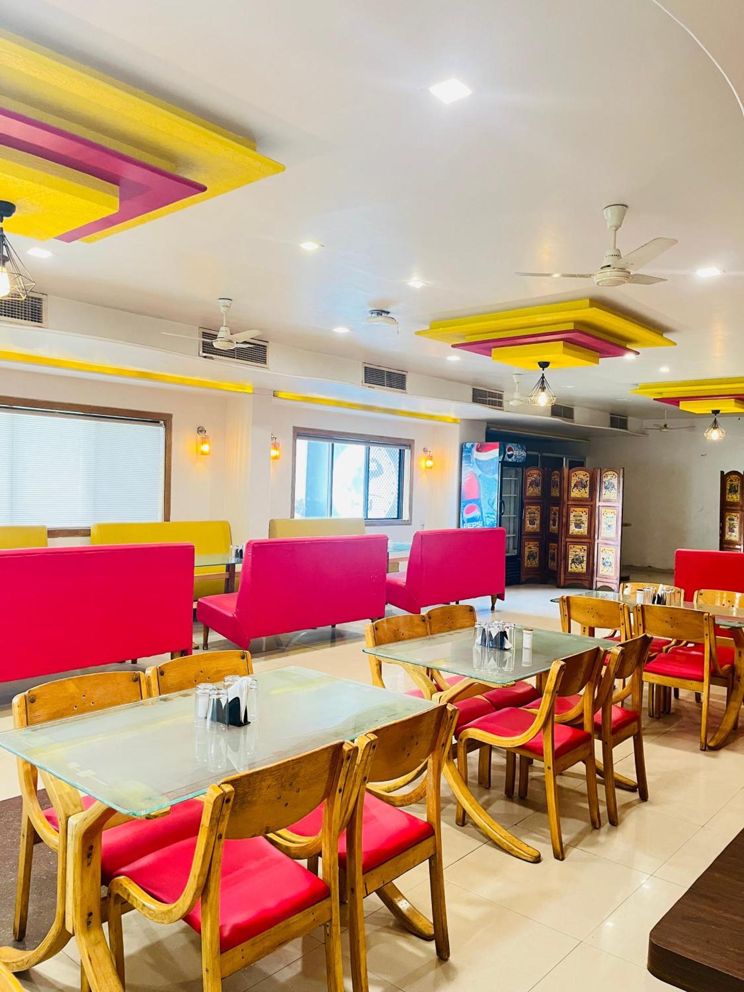 Metro Hotel Nathdwara , 500Mtr 10Min Walking From Shreenathji Temple 966O9O1Oo6 Exterior foto