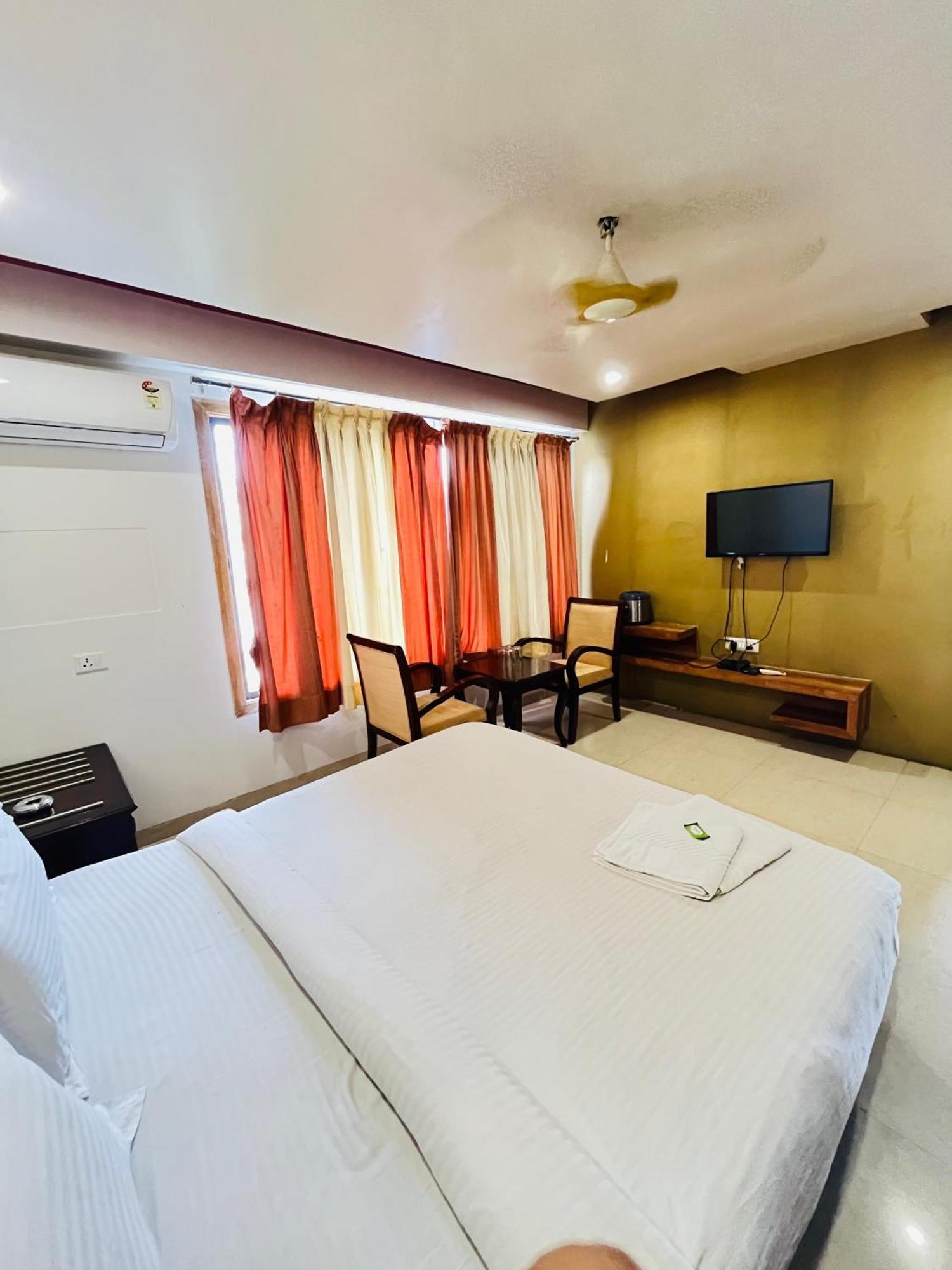 Metro Hotel Nathdwara , 500Mtr 10Min Walking From Shreenathji Temple 966O9O1Oo6 Exterior foto