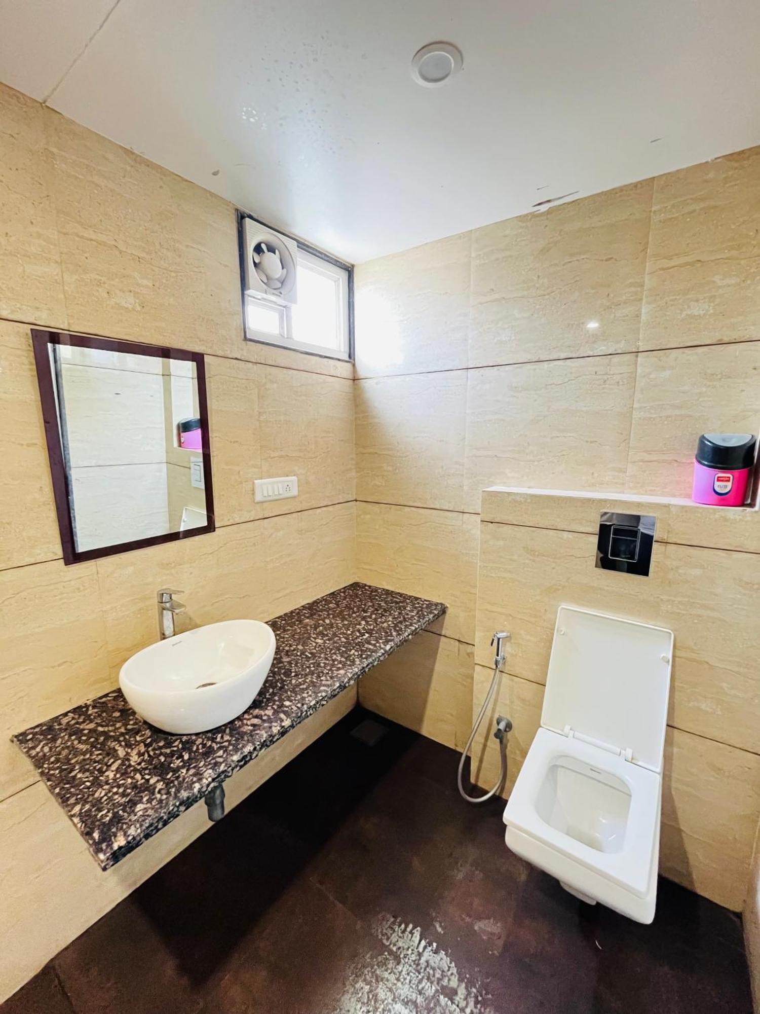 Metro Hotel Nathdwara , 500Mtr 10Min Walking From Shreenathji Temple 966O9O1Oo6 Exterior foto